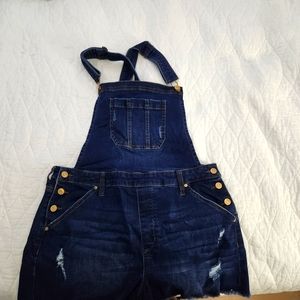 Short overalls